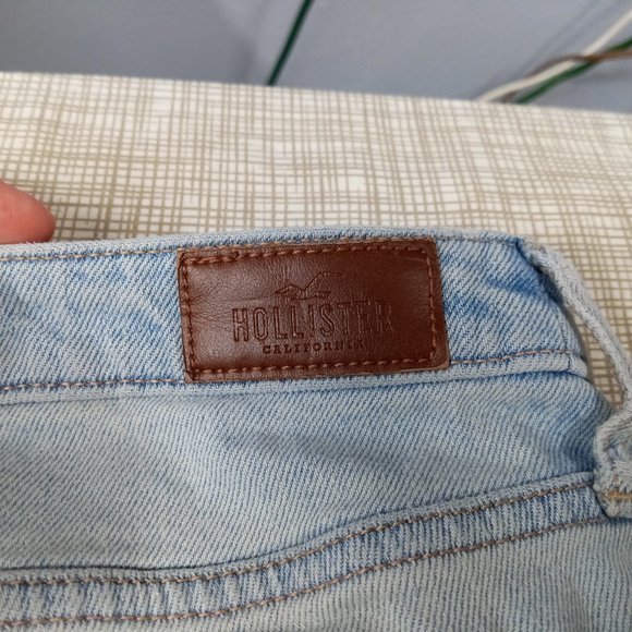 Hollister Women's Mom Jeans Juniors Size 5 High Rise Distressed Light Wash Blue - Picture 9 of 15
